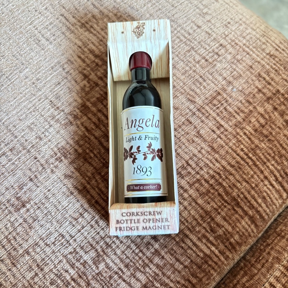 NIB Mulberry Angela Light & Fruity Corkscrew Bottle Opener Magnetic Set
